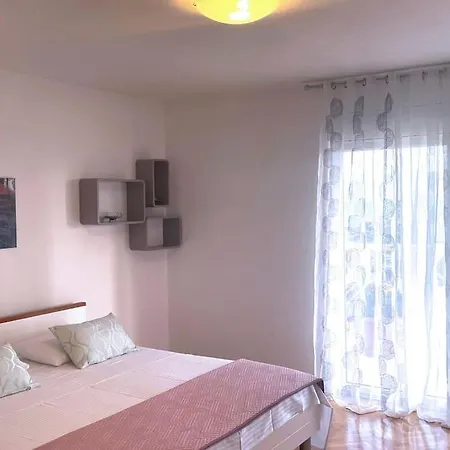 At Jenny 아파트 *