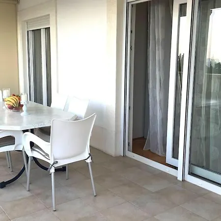 At Jenny 아파트 *