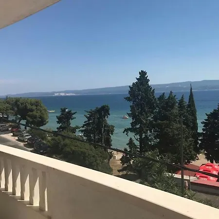 아파트 At Jenny 오미스